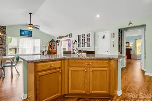 27 Gray Wolf Ln, Hendersonville, NC 28792 - Photo 11