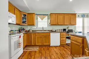 27 Gray Wolf Ln, Hendersonville, NC 28792 - Photo 7