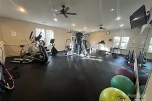 27 Gray Wolf Ln, Hendersonville, NC 28792 - Photo 45