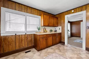 71 14th St SE, Hickory, NC 28602 - Photo 11