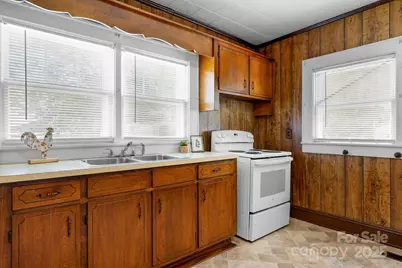 71 14th Street SE, Hickory, NC 28602 - Photo 13