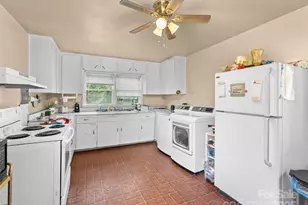 1 Dead End Dr, Flat Rock, NC 28731 - Photo 17