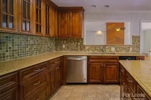 1123 Lynbrook Dr, Charlotte, NC 28211 - Photo 23