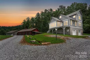 326 Golden Valley Dr, Hendersonville, NC 28792 - Photo 1