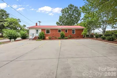 2960 Dale Earnhardt Boulevard, Kannapolis, NC 28083 - Photo 3