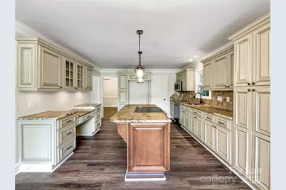 8117 Shannon Woods Lane, Matthews, NC 28104 - Photo 7