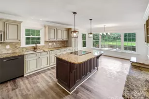 8117 Shannon Woods Ln, Matthews, NC 28104 - Photo 11