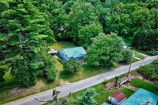 111 Kenneth Cooper Rd, Whittier, NC 28789 - Photo 25