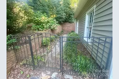 252 Deerfield Street SE, Lenoir, NC 28645 - Photo 3