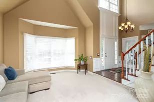 6207 Glencairn Ct, Charlotte, NC 28269 - Photo 3