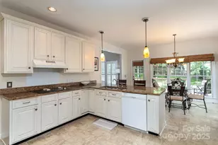 6207 Glencairn Ct, Charlotte, NC 28269 - Photo 9