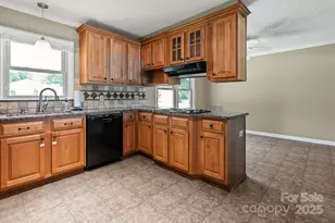 305 Ridge Dr, Mount Holly, NC 28120 - Photo 27