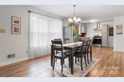 1071 12th Avenue NW, Hickory, NC 28601 - Photo 3