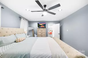 911 Wilson W Lee Blvd, Statesville, NC 28677 - Photo 21