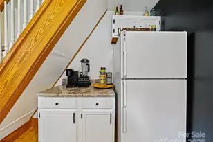 11 Pinewood Rd, Asheville, NC 28805 - Photo 11