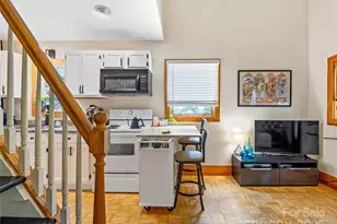 11 Pinewood Rd, Asheville, NC 28805 - Photo 9