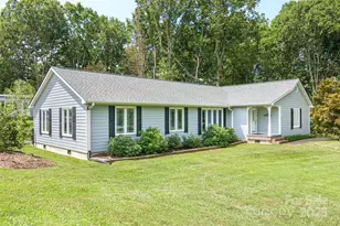 231 Kimberly Ann Dr, Hendersonville, NC 28792 - Photo 3