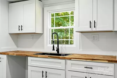 2734 Orangewood Lane, Newton, NC 28658 - Photo 11