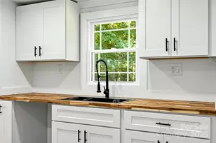 2734 Orangewood Ln, Newton, NC 28658 - Photo 11