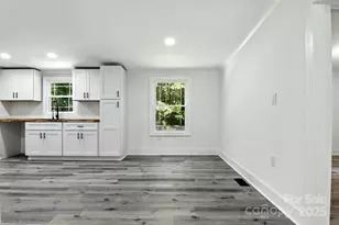 2734 Orangewood Ln, Newton, NC 28658 - Photo 9