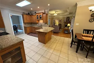 2911 Weatherfield Dr, Lincolnton, NC 28092 - Photo 5