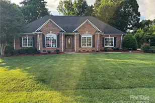 2911 Weatherfield Dr, Lincolnton, NC 28092 - Photo 1