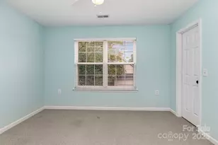 9341 Meadowmont View Dr, Charlotte, NC 28269 - Photo 19