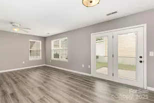 9341 Meadowmont View Dr, Charlotte, NC 28269 - Photo 7