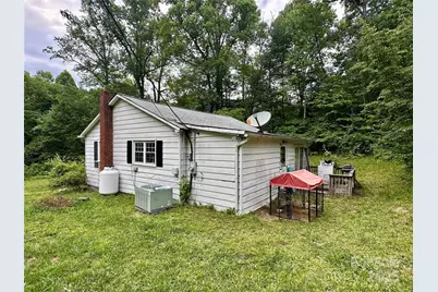 5203 Old Nc 18 Road, Connelly Springs, NC 28612 - Photo 9