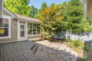 11 Town Cir, Flat Rock, NC 28731 - Photo 15