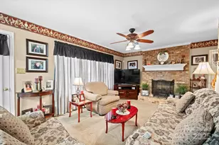 1948 Twin Ponds Dr, Hickory, NC 28602 - Photo 15