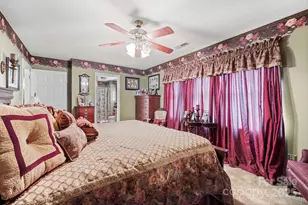 1948 Twin Ponds Dr, Hickory, NC 28602 - Photo 17