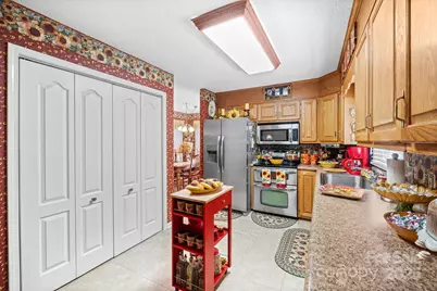 1948 Twin Ponds Drive, Hickory, NC 28602 - Photo 9