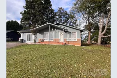 90 Long Street, Marion, NC 28752 - Photo 1