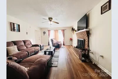 90 Long Street, Marion, NC 28752 - Photo 7