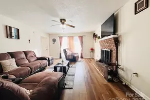 90 Long St, Marion, NC 28752 - Photo 7