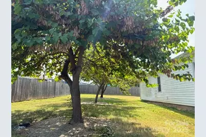 110 N Davis Street, Dallas, NC 28034 - Photo 5