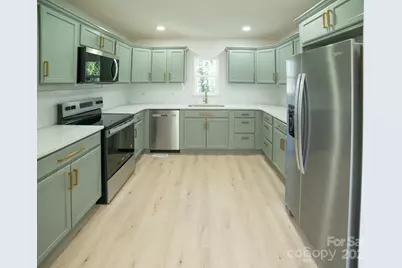 605 Vance Street NW, Lenoir, NC 28645 - Photo 3