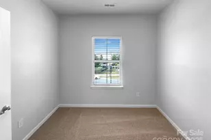 10632 Overlook Mountain Dr, Charlotte, NC 28216 - Photo 5