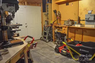 5665 Gold Creek Bay Dr, Hickory, NC 28601 - Photo 31