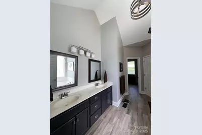 5665 Gold Creek Bay Drive, Hickory, NC 28601 - Photo 15