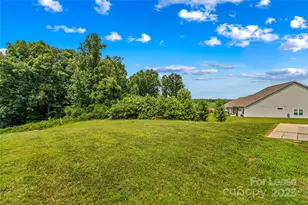 129 Canada Dr, Statesville, NC 28677 - Photo 9