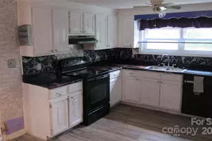 127 Hill St, Mooresboro, NC 28114 - Photo 7