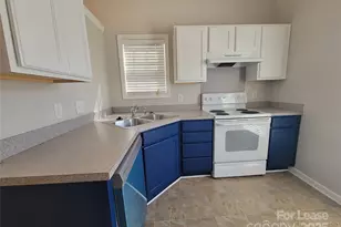 7844 Paper Birch Dr, Charlotte, NC 28215 - Photo 3