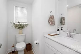 9100 Bluedale Rd, Charlotte, NC 28216 - Photo 13