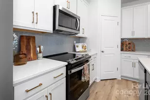 9100 Bluedale Rd, Charlotte, NC 28216 - Photo 5