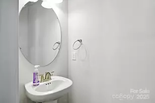 8156 Merryvale Ln, Charlotte, NC 28214 - Photo 9