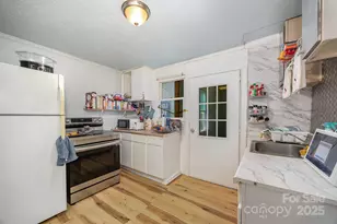 1110 Wall St, Statesville, NC 28677 - Photo 11