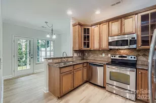 6316 Cory Bret Ln, Charlotte, NC 28278 - Photo 7