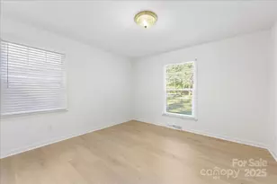 1840 Stoneyridge Dr, Charlotte, NC 28214 - Photo 9